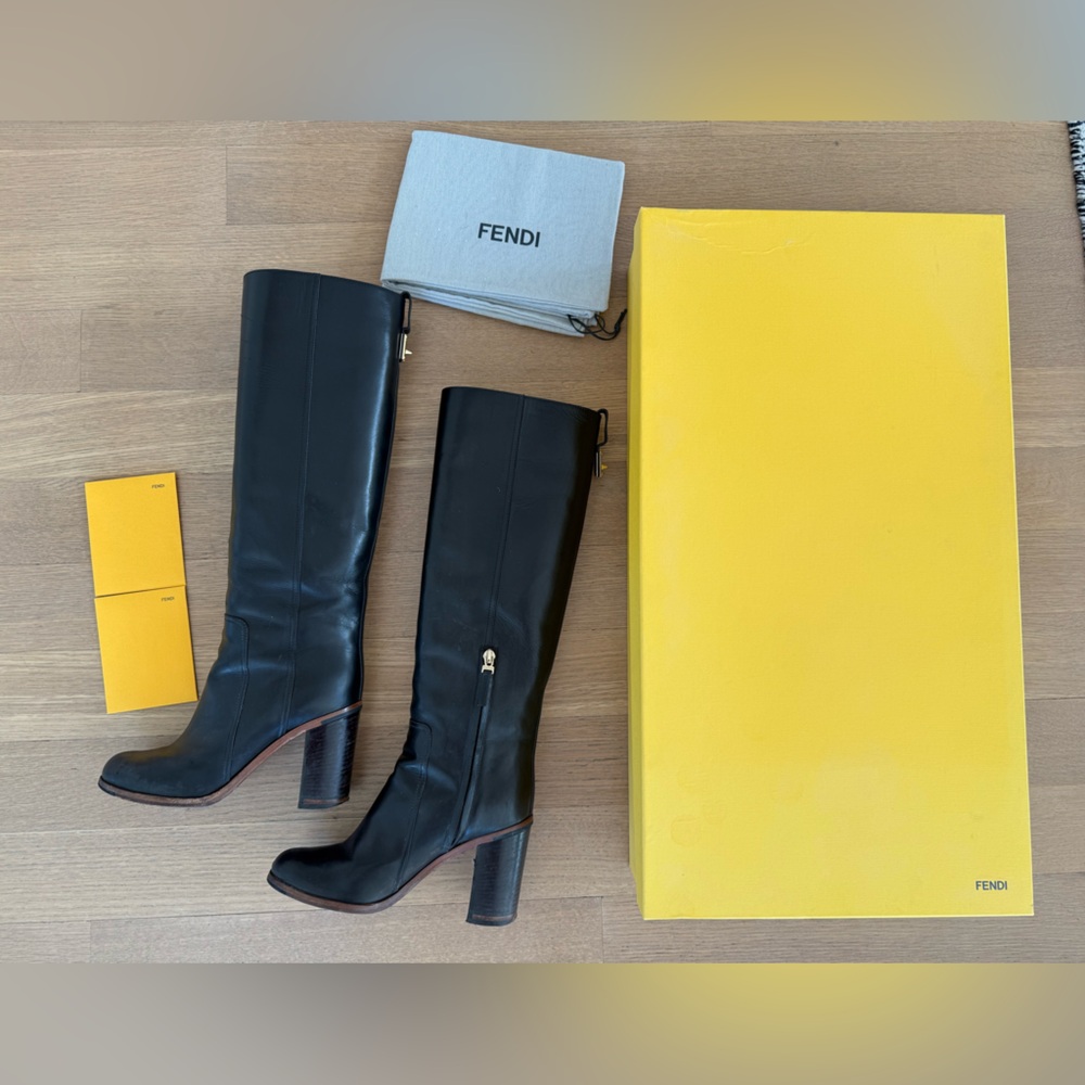 Fendi stack heeled boots - Picture 2 of 7